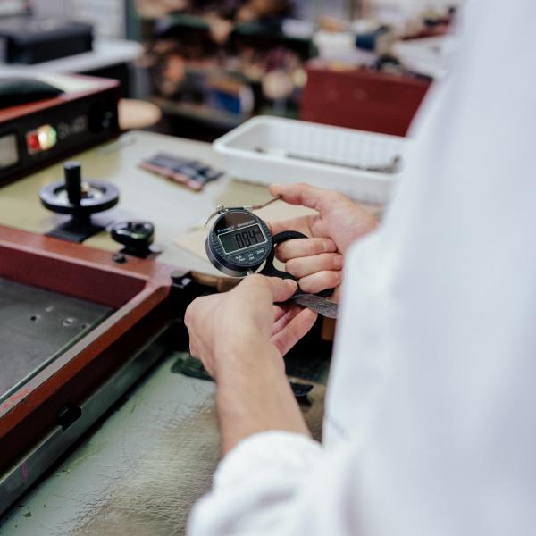 leather band manufacturer